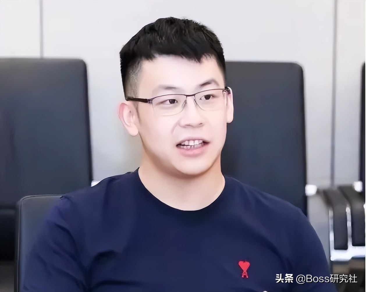 广东揭阳90后首富王泽龙，19岁找父亲借14亿，如今身价115亿