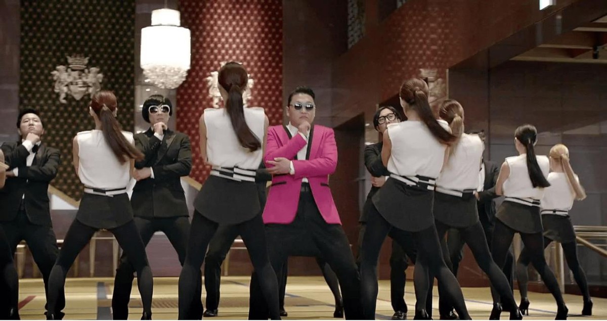 富不外露鸟叔：创造历史记录的骑马舞，却差点把他好友逼上西天？