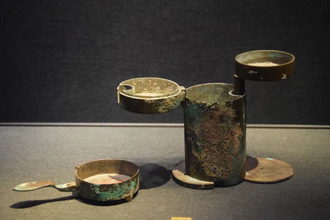 甘肃面朝黄土背朝天,甘肃秦安到西安有多远