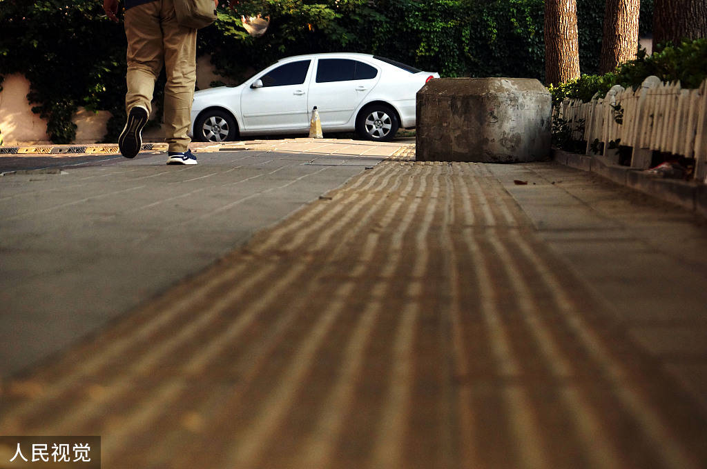 一个盲人的288次网络回信：妈妈让找对象，我说这是剥削女性