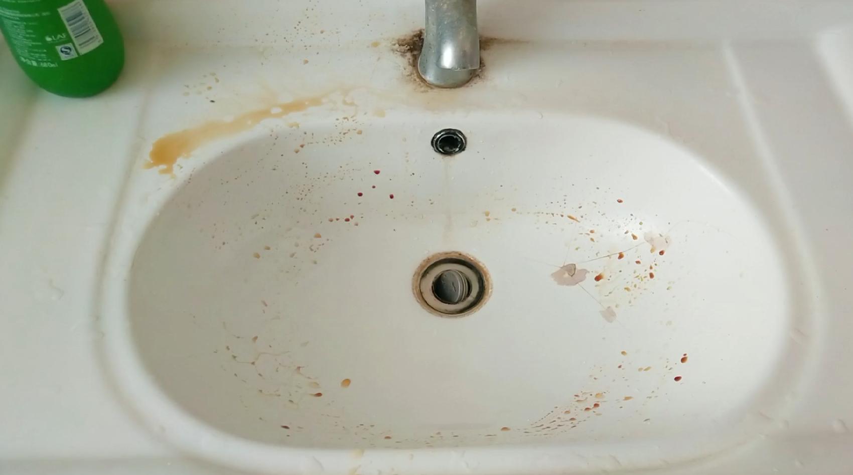 马桶里放点盐能有什么效果,马桶里放一把食盐太厉害了