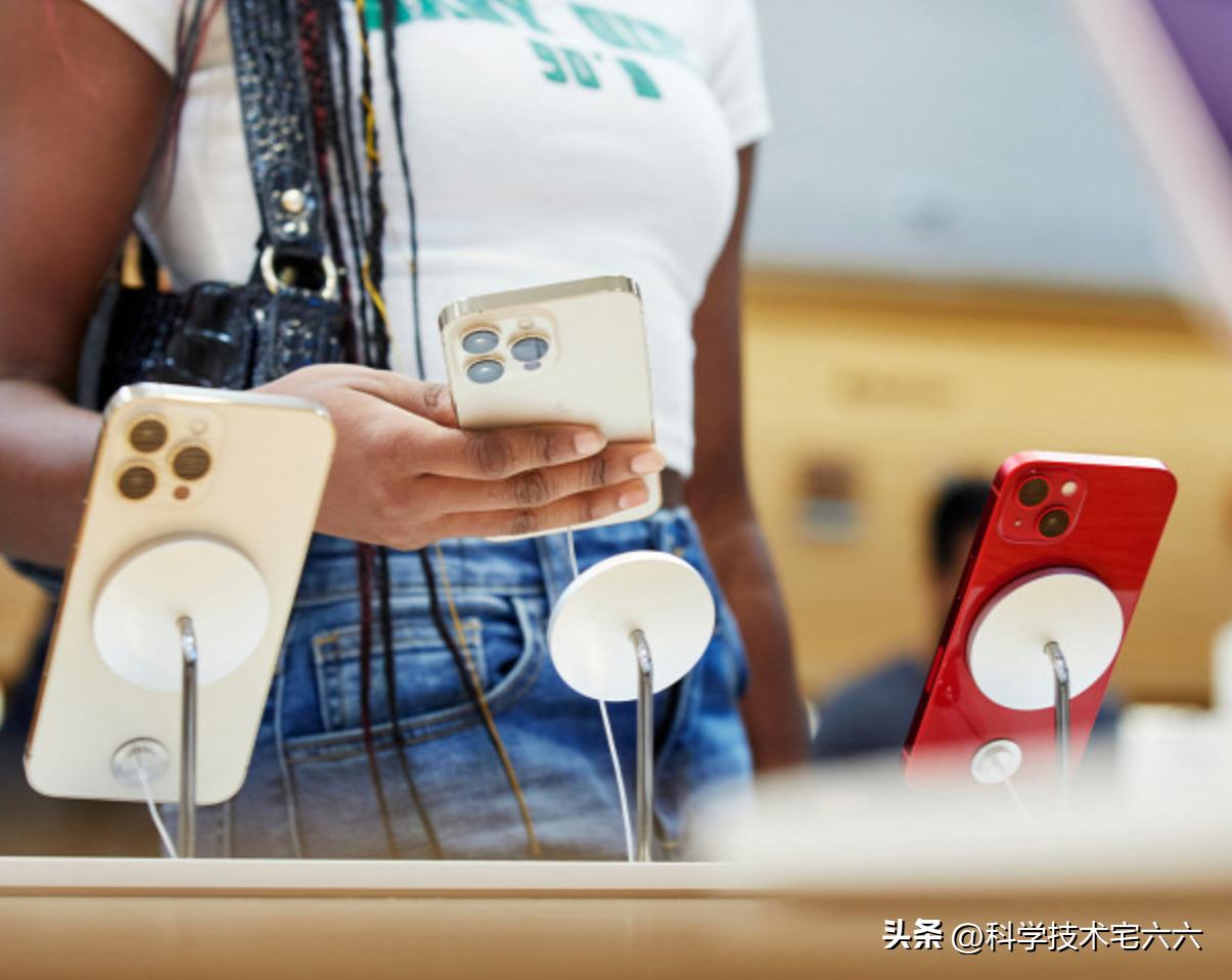 官方降价600！5399元的iPhone13，为何一点也不香？