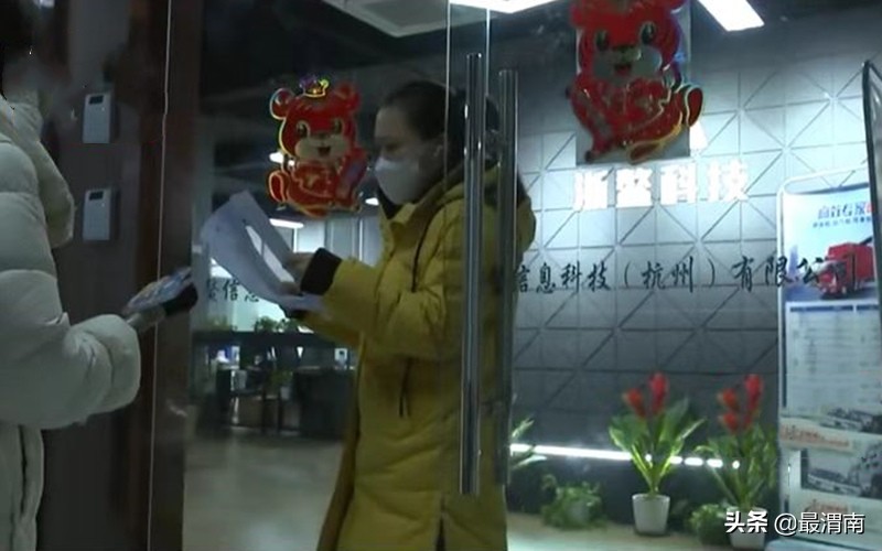 男30岁从事货车搬运工作7年,男子改行货车司机