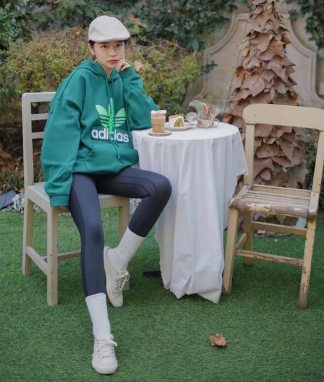 连帽卫衣鲨鱼裤显高穿搭,卫衣鲨鱼裤女款2021款网红款百搭