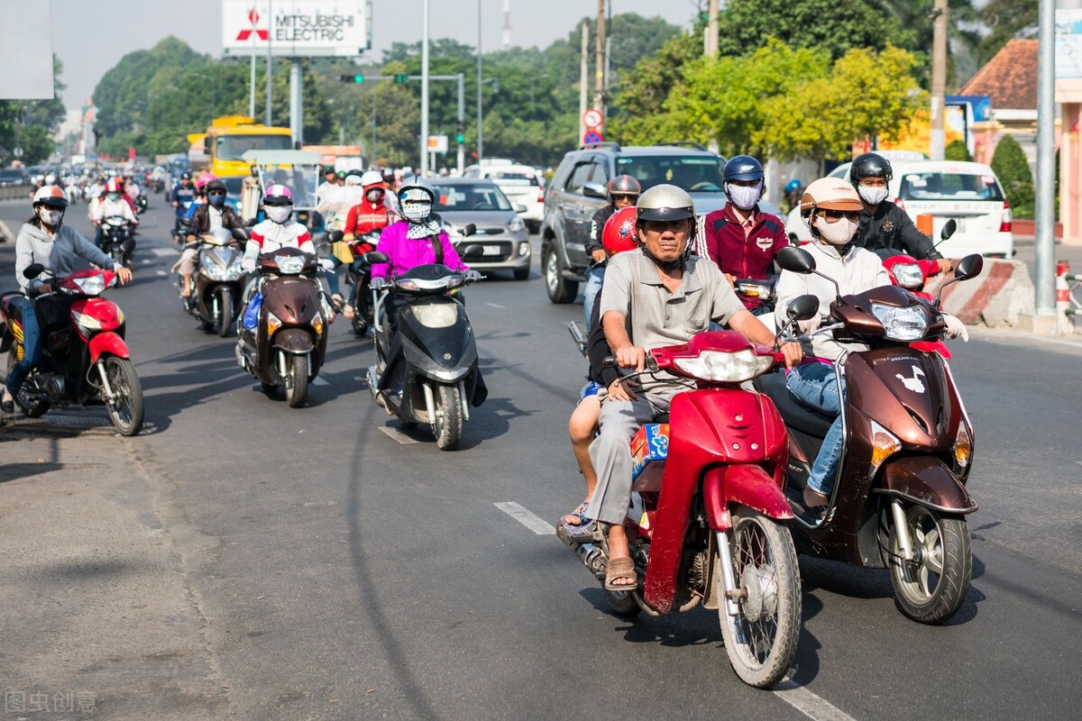 越南足球队员收废品,越南国足队长收废品