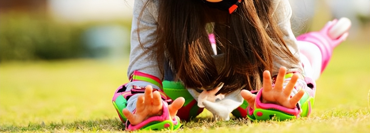 轮滑教程初学儿童版,轮滑怎么刹车