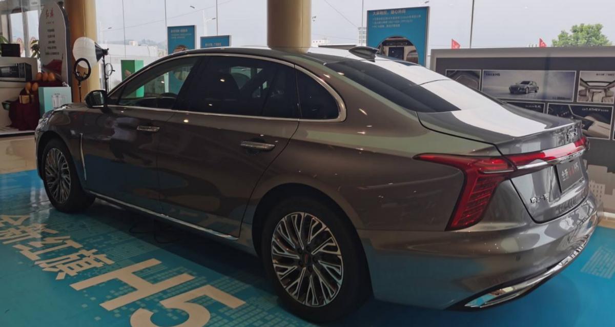 红旗h5试驾1.5t发动机,h5红旗2021款试驾视频