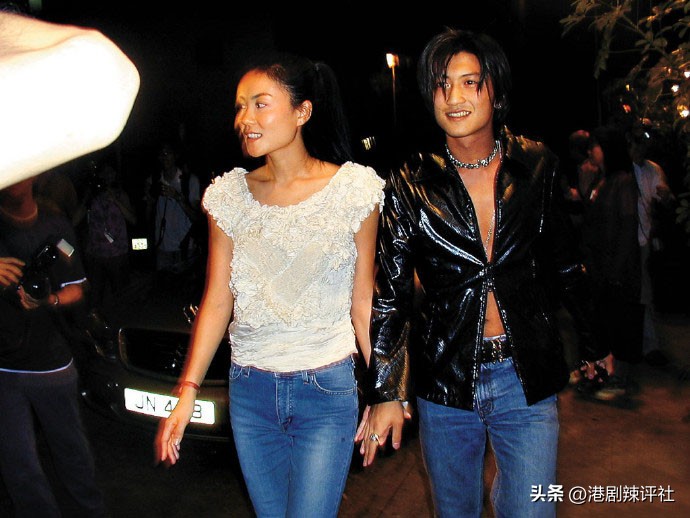 王菲谢霆锋还在一起吗经典瞬间,王菲谢霆锋年轻时在一起几年
