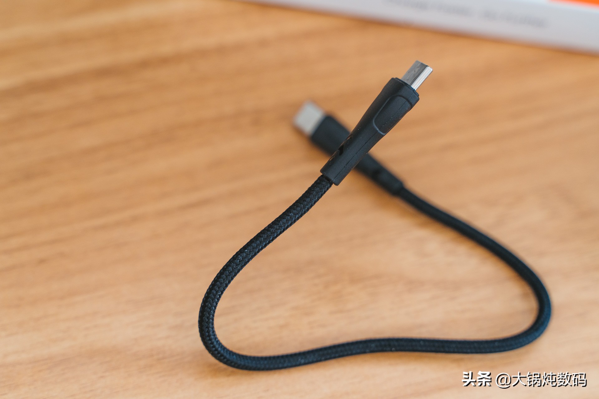 麦多多苹果磁吸无线充电宝,麦多多的无线充电宝好吗