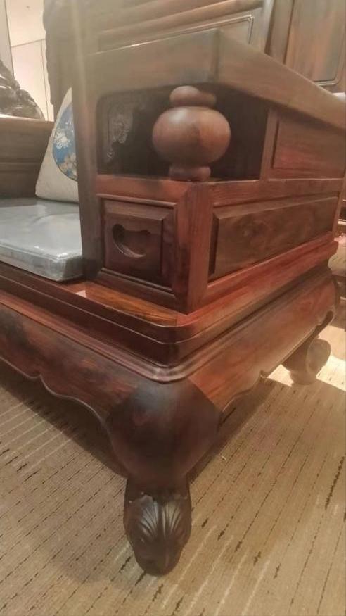 阔叶黄檀财源滚滚十一件套沙发,29800的阔叶黄檀沙发款式新奇