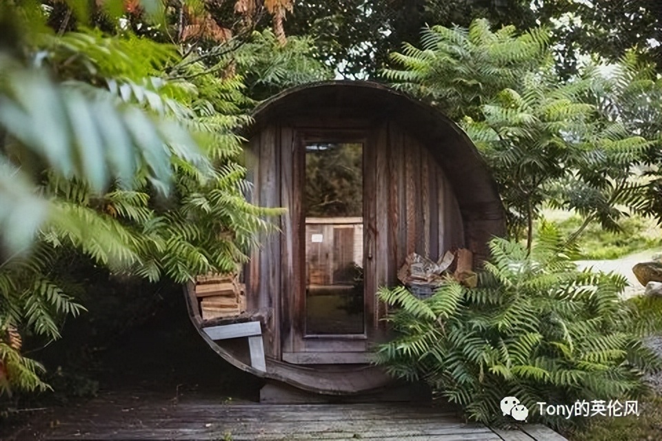 威尔士海边旅游攻略,英国威尔士夏天旅游攻略