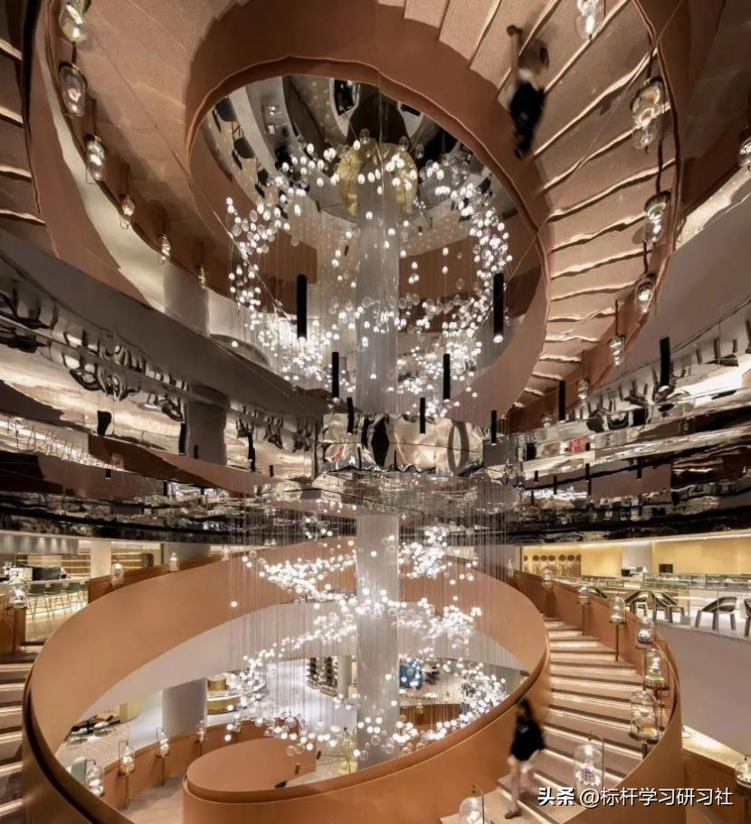 中国最“作死”网红店：砸1亿装修，却没干过路边摊