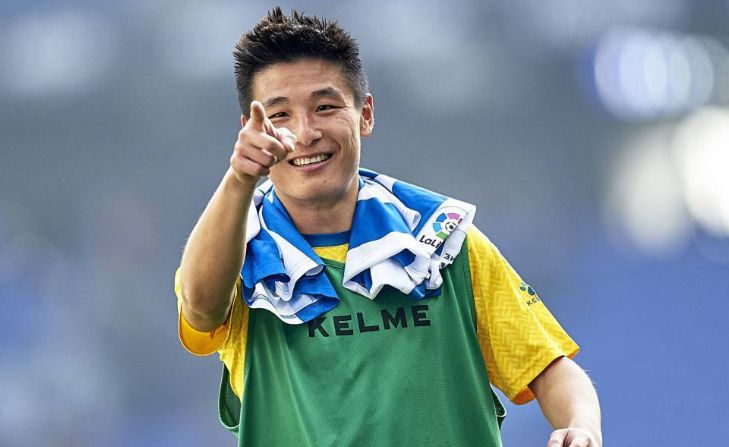 武磊新消息上港,中国足球小将启程央视新闻