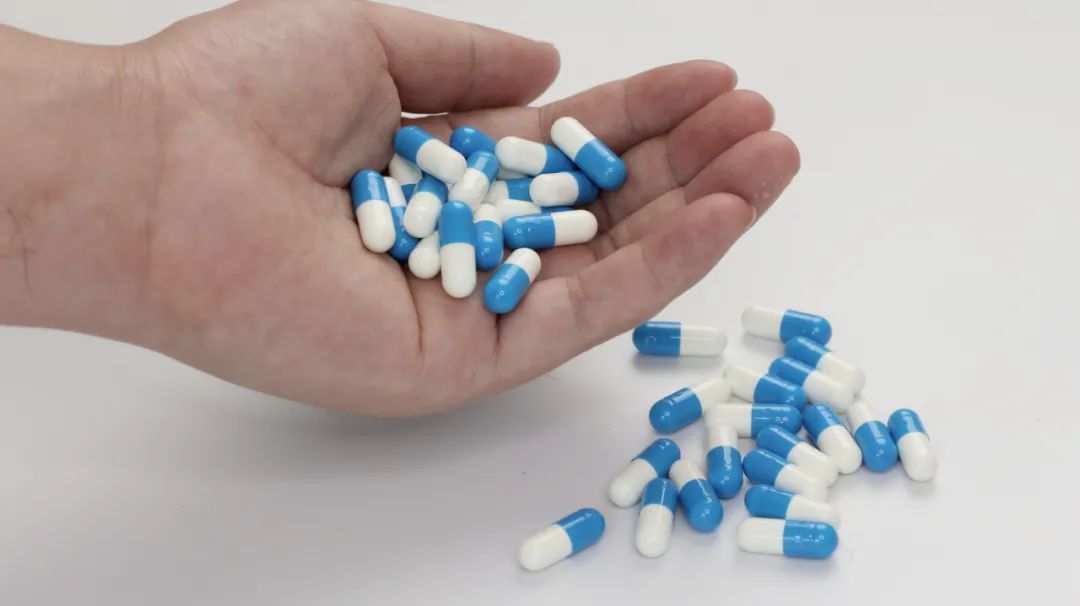 睡觉打呼噜神奇止鼾妙招,睡觉止鼾几个小动作