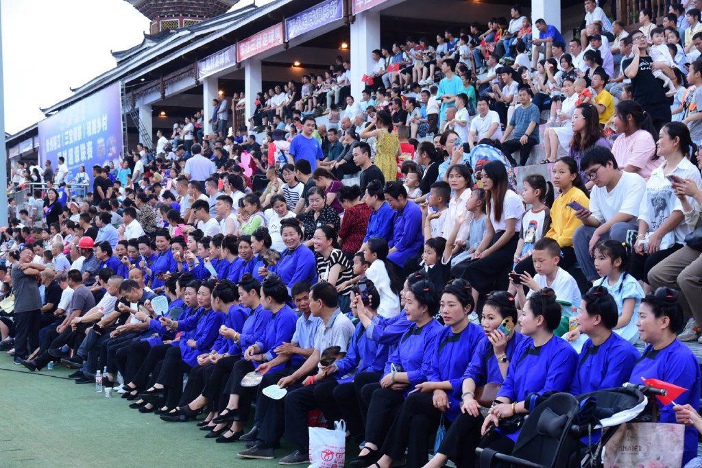 村霸与村超,村ba和村超为什么这么火