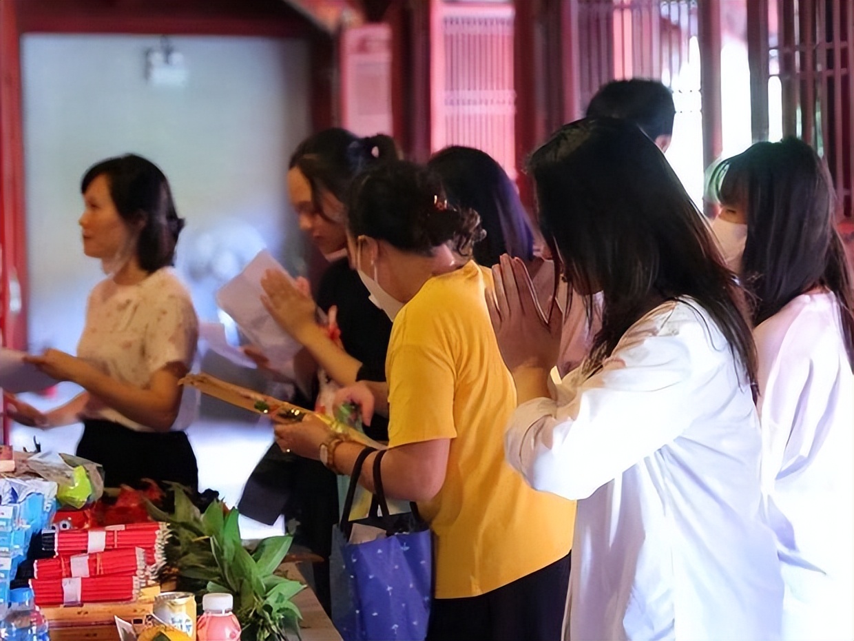 越南高考中文题疑似曝光,越南高考的中文题是真的吗