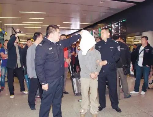 在机场被查到携带毒品,假如包里被人放了毒品