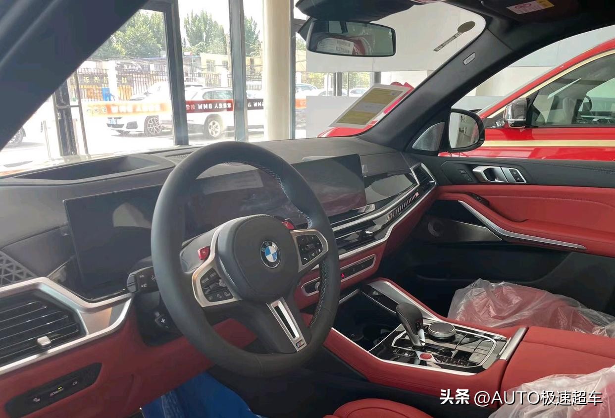 宝马x5m4.4tv8双涡轮增压发动机,全新宝马X5M