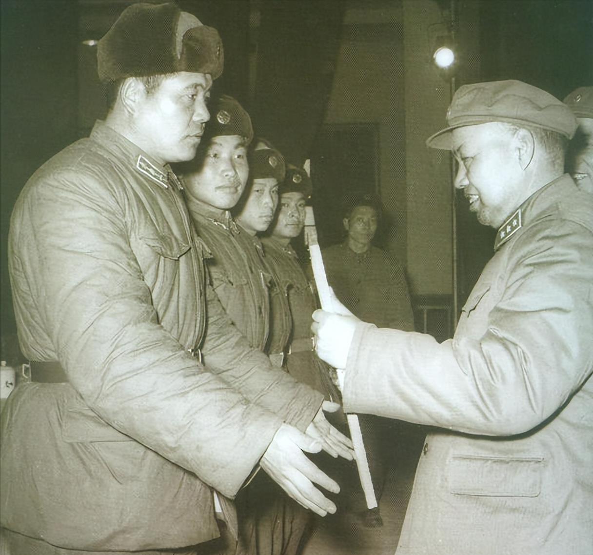 总后副部长张贤约在广州*地征**建校遇阻，*世友许**：走，我带你转转去