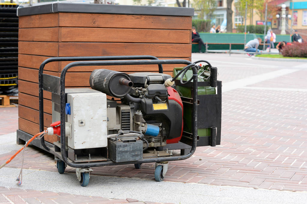 户外储能移动电源产品功能介绍,户外移动电源发展史