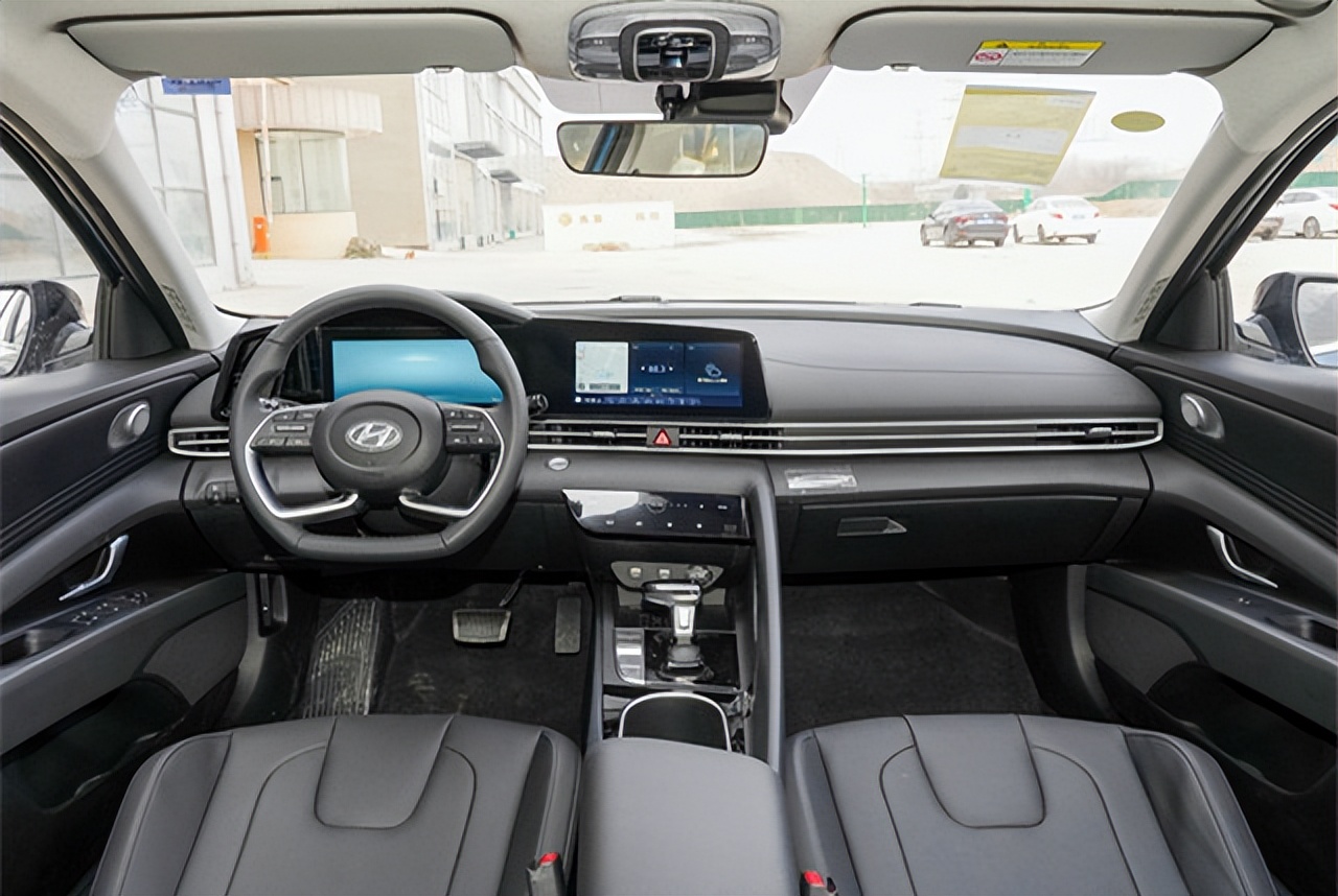 伊兰特三年保值率怎么低了,从月销过万到逆势下滑