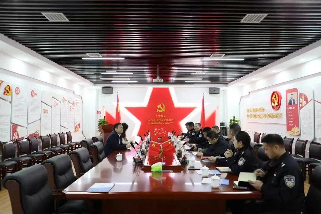 警企融合显成效,警企携手共发展