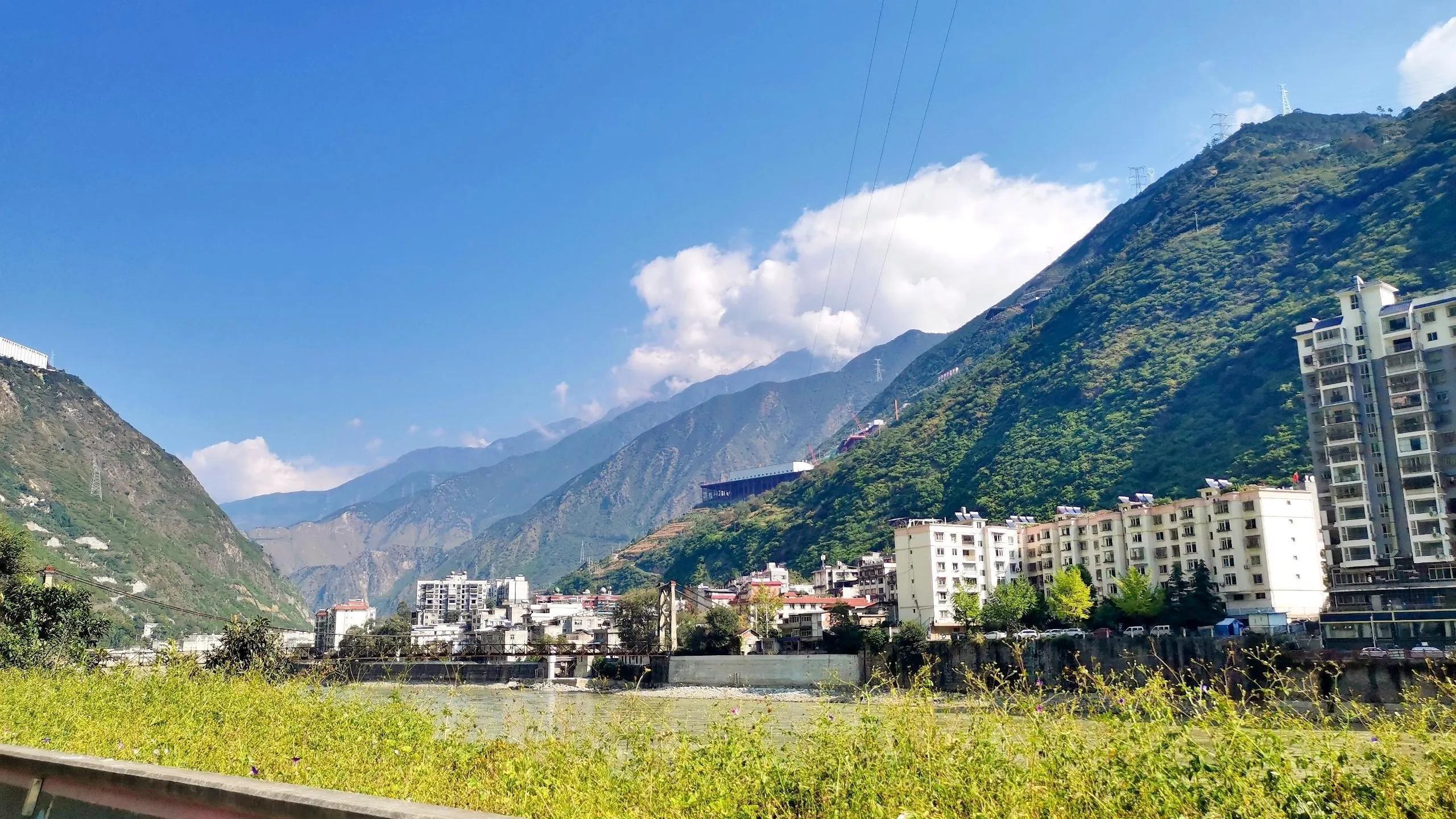 318堵车风景线,四川318国道沿途风景视频