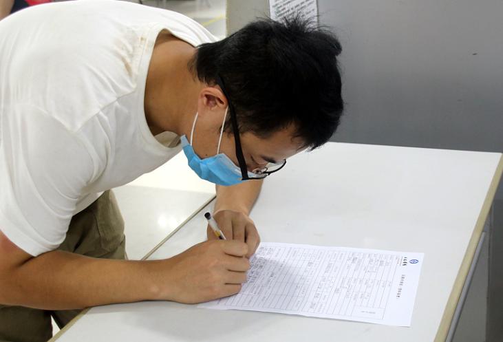 白岩松讲述再难也要努力,白岩松一切终会过去语录