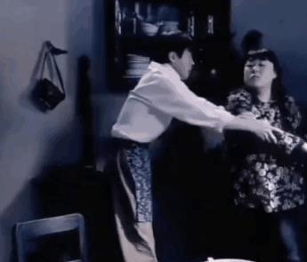 禁忌慾望：深夜影院里的诱惑镜头