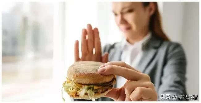 晚餐怎样吃比不吃更容易瘦,减脂不吃晚餐和吃晚餐对比