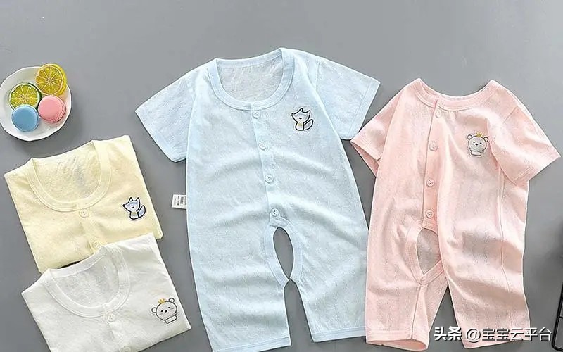 如何给新生儿选衣服,怎样给新生儿选衣物