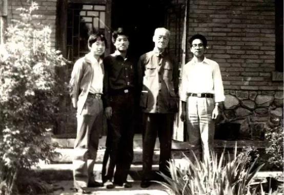 一辈子只会教书的清华男神,凭什么被*镕基朱**誉为“一代宗师”