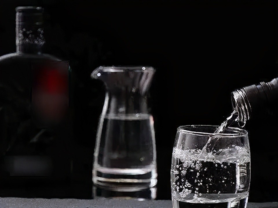 有没有低价品质好的白酒,市面上好喝不上头的白酒