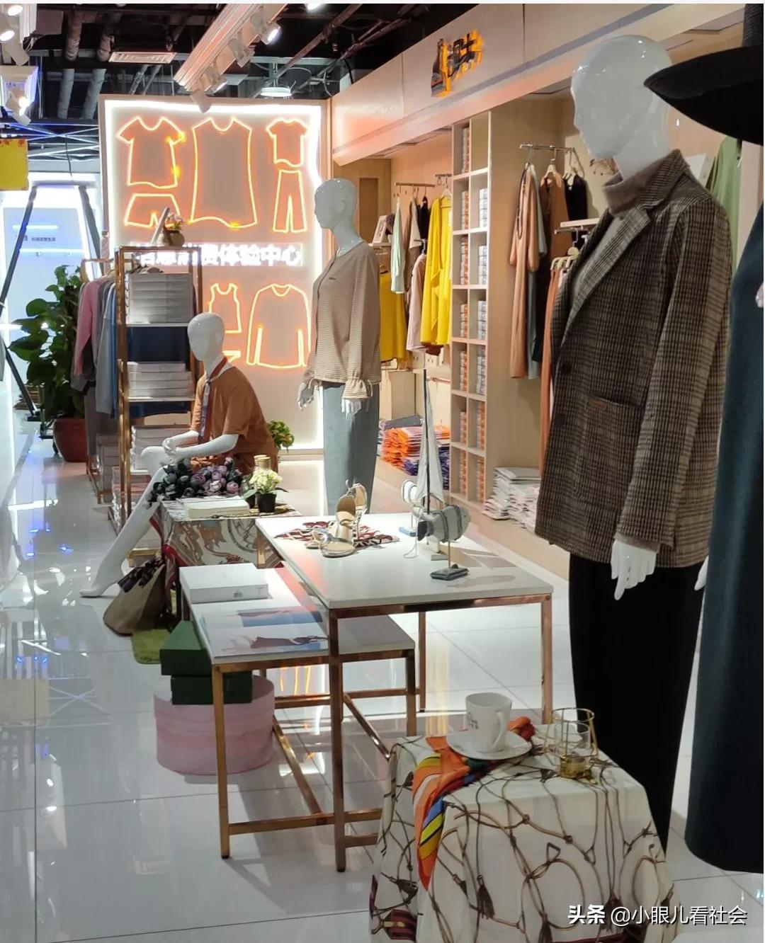 曾经最火的优衣库在中国有多少家,优衣库老款