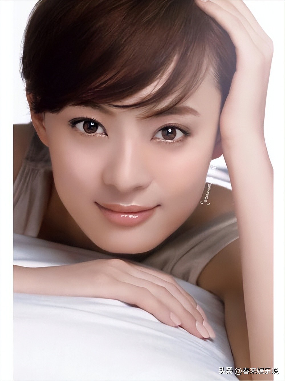 长得漂亮但不敢露额头的女星,额头宽的女演员