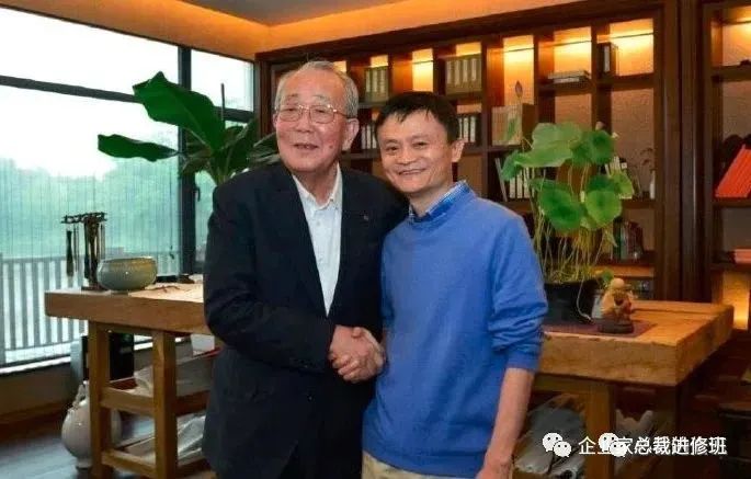 大润发创始人挥泪离场说明了什么,大润发赢了所有对手却输给了时代