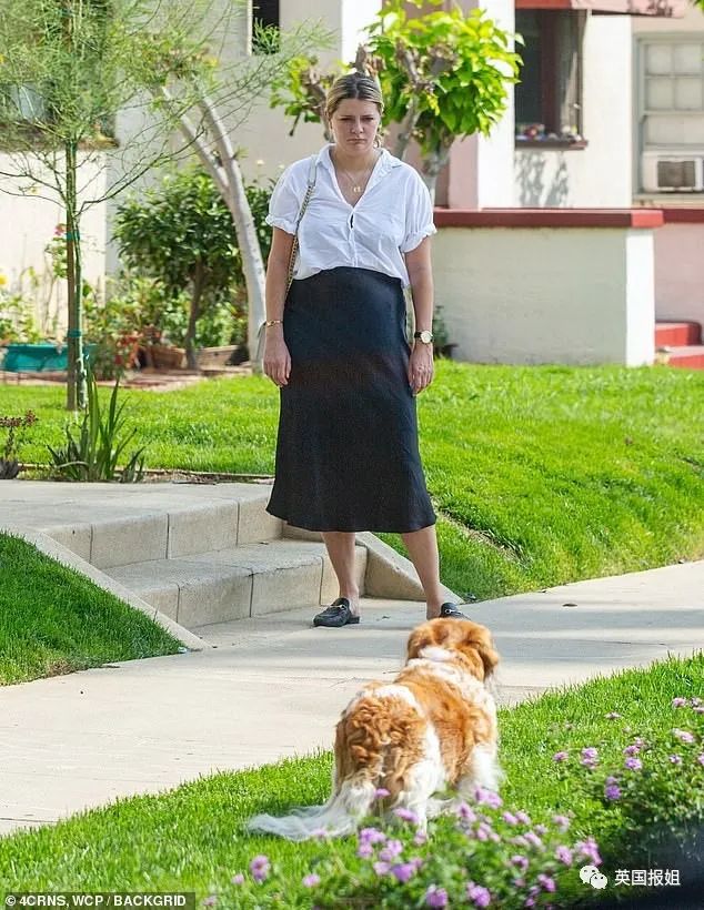 美国甜心美少女出道即爆火，却被亲妈下药控制当赚钱工具