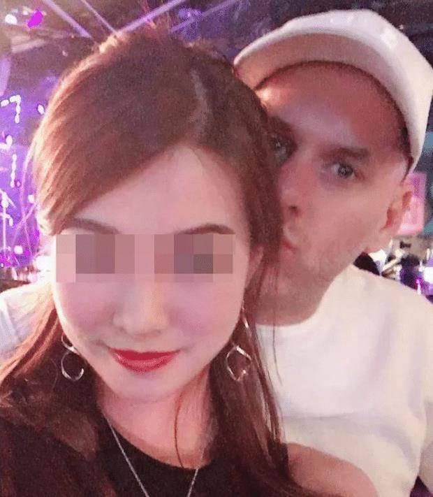 梅纳德：自称泡中国妞高手，交往1242名中国女友，卖不雅视频敛财