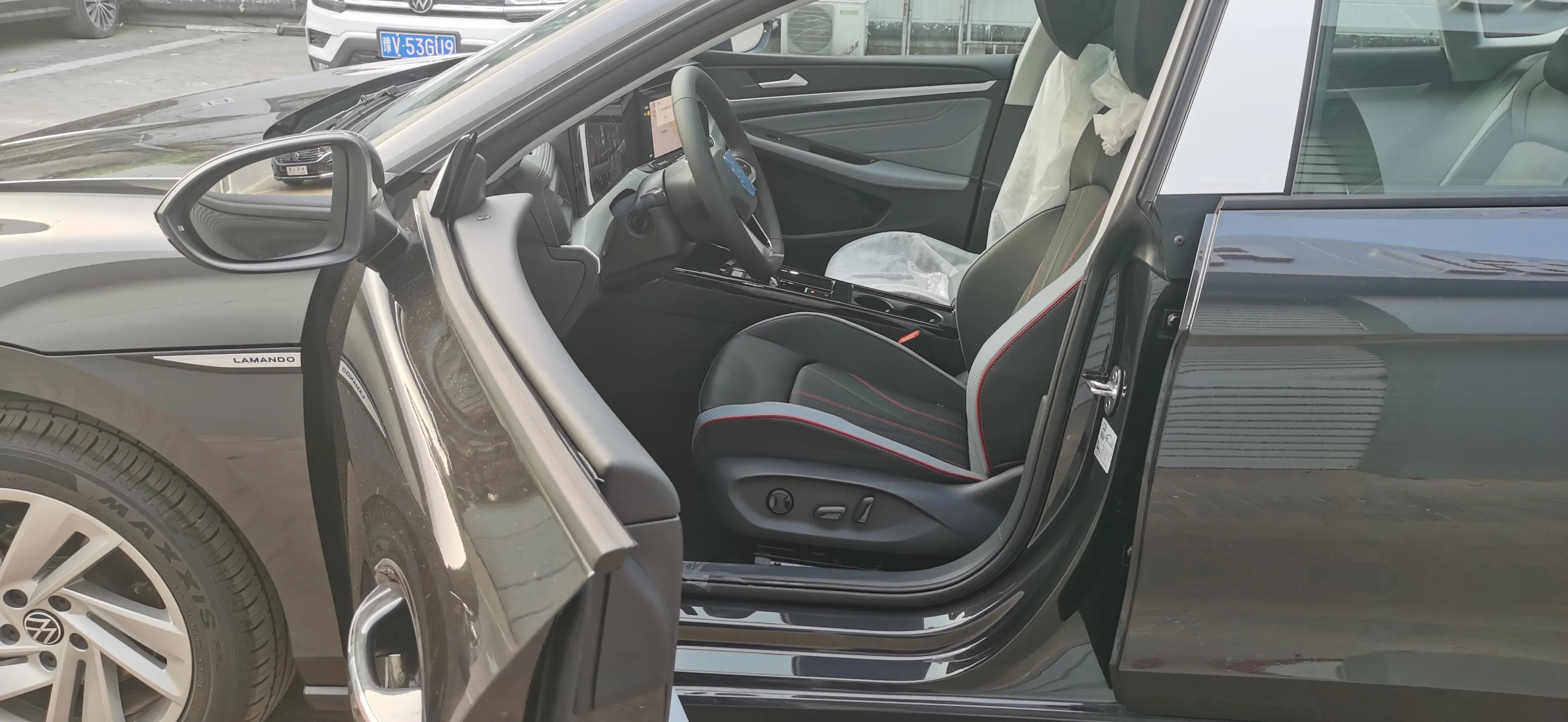 凌渡2022款凌渡l280tsi超辣旗舰版,凌渡2023款280tsidsg炫辣版