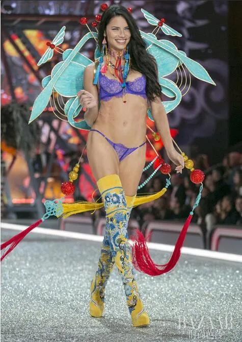 2018维密秀奇葩造型,维密走秀扑棱蛾子