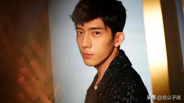 娱乐圈9位大长脸男星,近期很火的男星大长脸