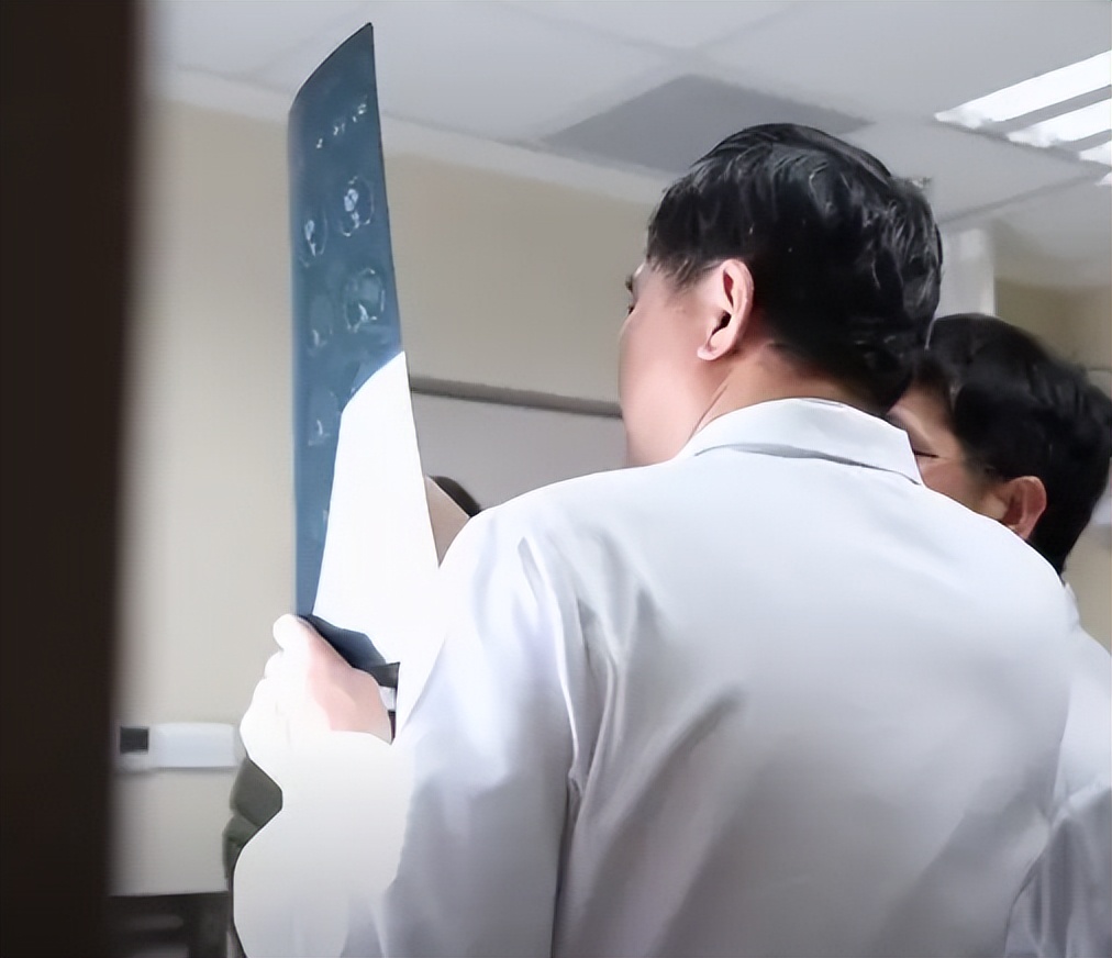 20岁女孩患虫癌死亡,少女患虫癌