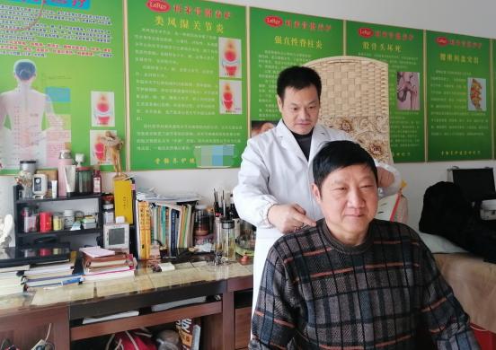 湖北武穴：段武生放弃高薪，回“家”为乡亲谋健康