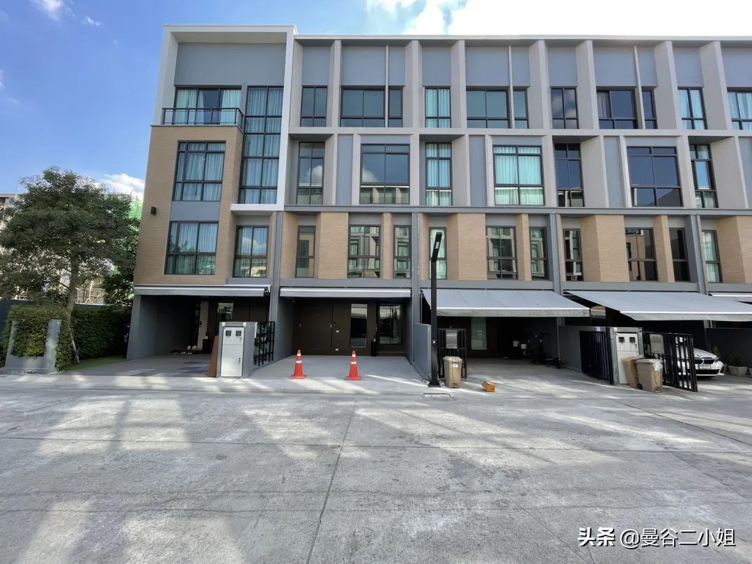 只要100多万的泰国三层别墅，6米挑高玻璃窗，比千万豪宅还大气