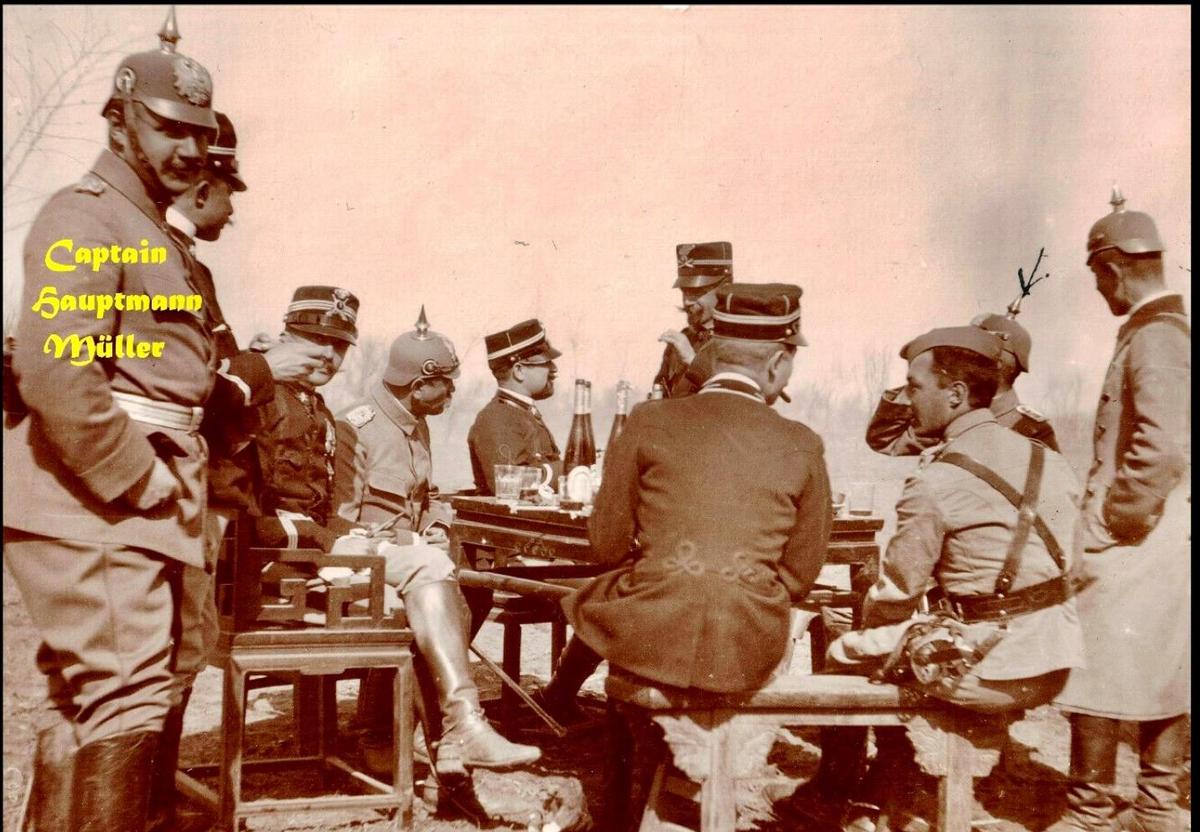 毁三观:旗人格格大腿岔开豪放洗衣,地主三妻四妾不输女明星2