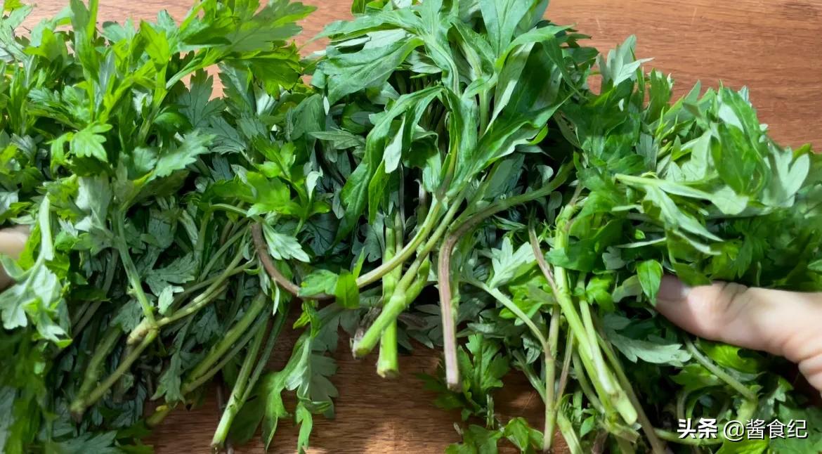 艾草煮鸡蛋有什么好处,艾草煮鸡蛋什么功效最好