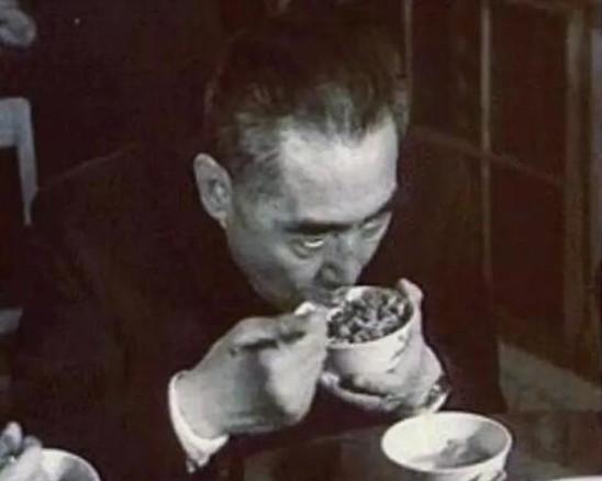 名人故事（人民公仆周恩来）