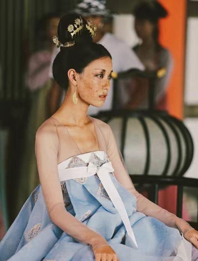 长得好看却扮丑的5位女星,那些扮起丑来丧心病狂的女明星