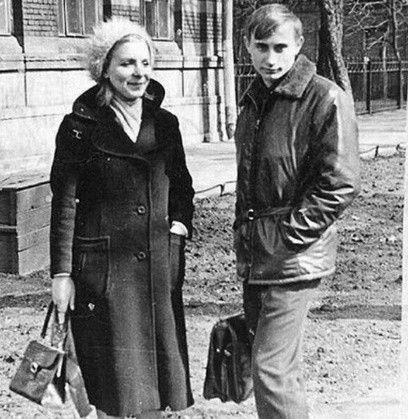 前“第一夫人”柳德米拉：不爱总统爱平民，与普京离婚再嫁小鲜肉