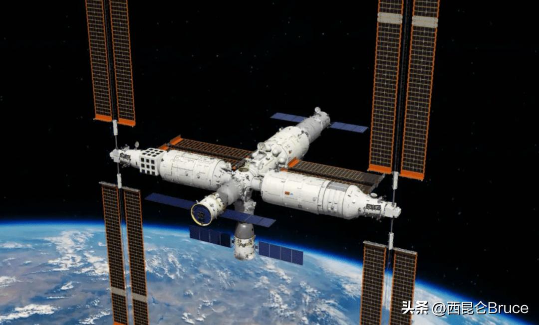 杨利伟迎接神十六航天员出舱,杨利伟我国第三批航天员选拔完成